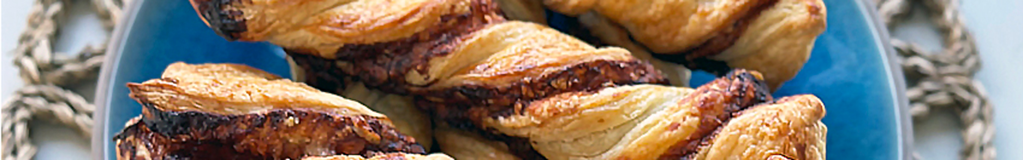 Marmite & Cheese Twists