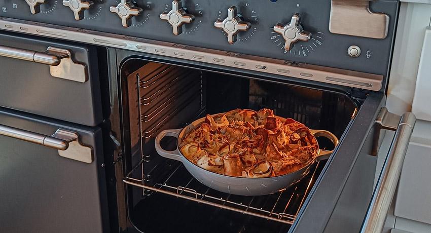 Gratinated quark pancakes with strawberry sauce-Lena Fuchs