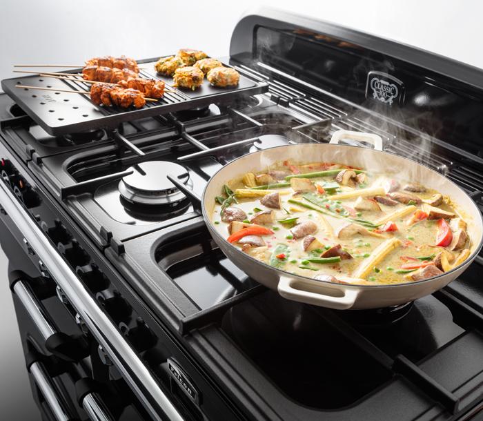 Falcon Classic Deluxe gas hob with food